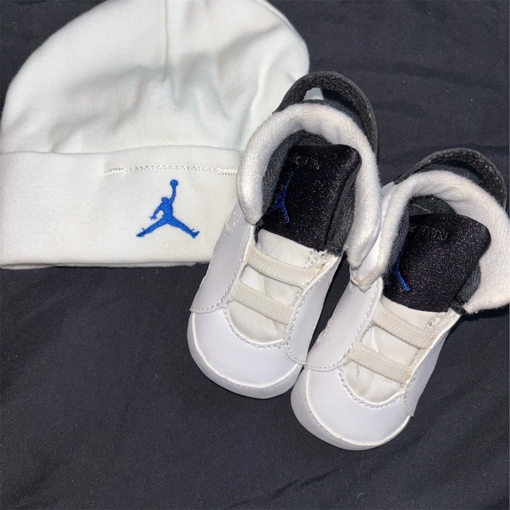 Air Jordan 6 Retro Crib Shoes Gift Pack w/ Hat White Blue Black Size 3C Jumpman